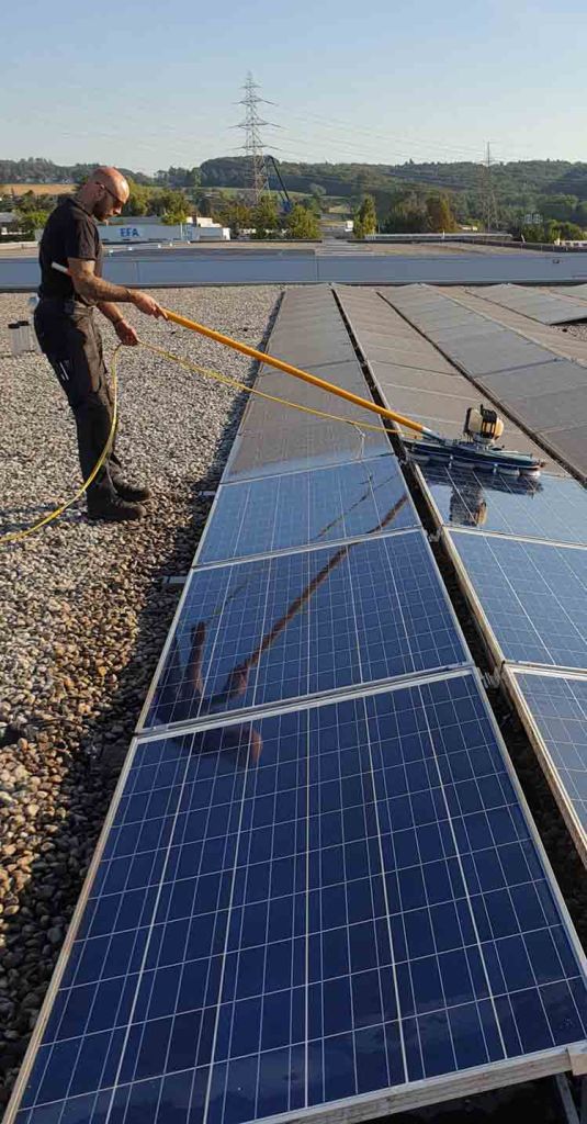 AMP Cheminée et Solaire Nettoyage panneaux solaires